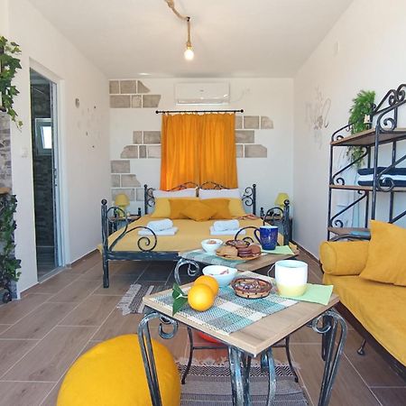 Lustica Apartments Екстериор снимка