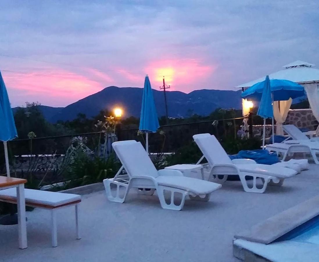 Lustica Apartments Екстериор снимка