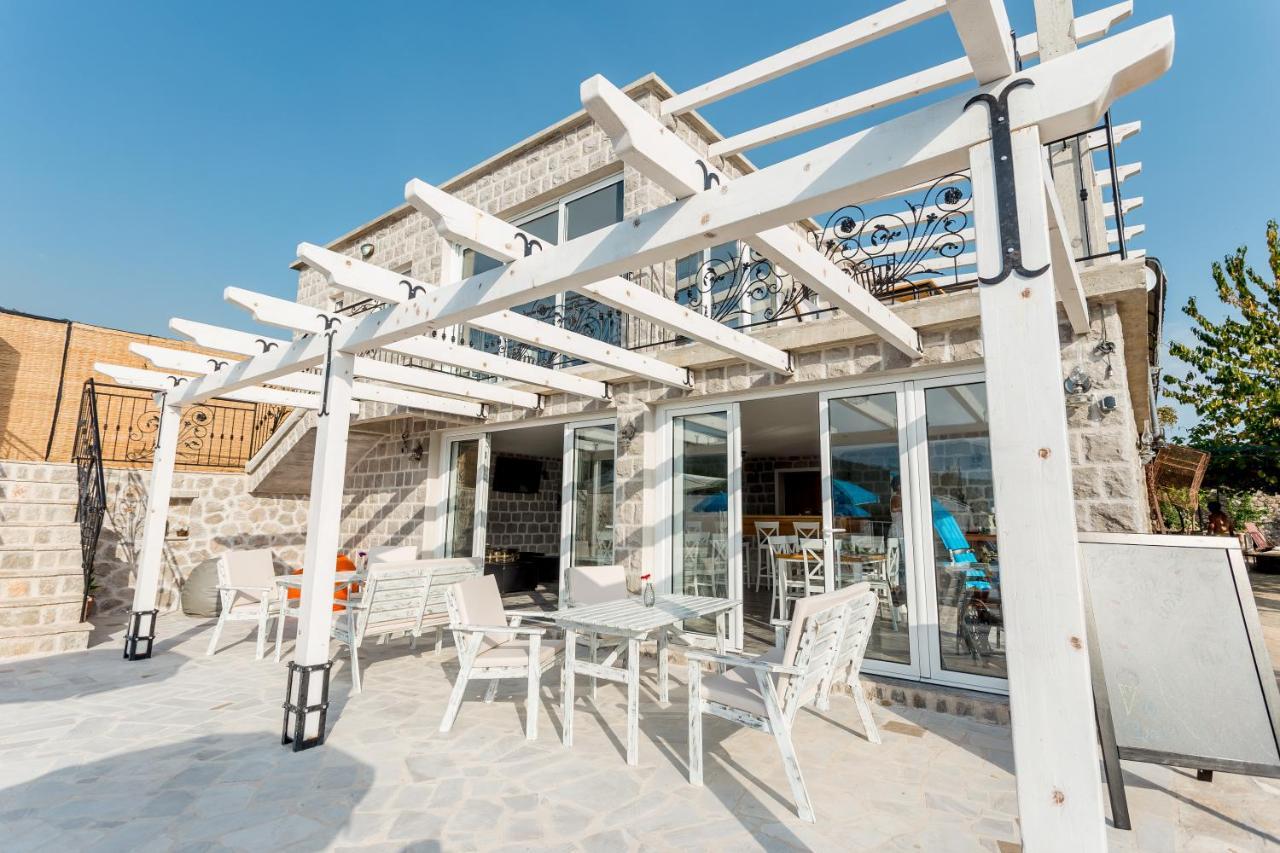 Lustica Apartments Екстериор снимка