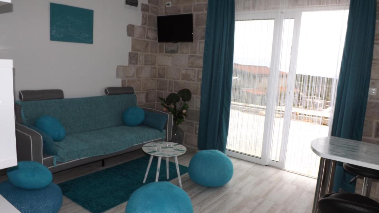 Lustica Apartments Екстериор снимка