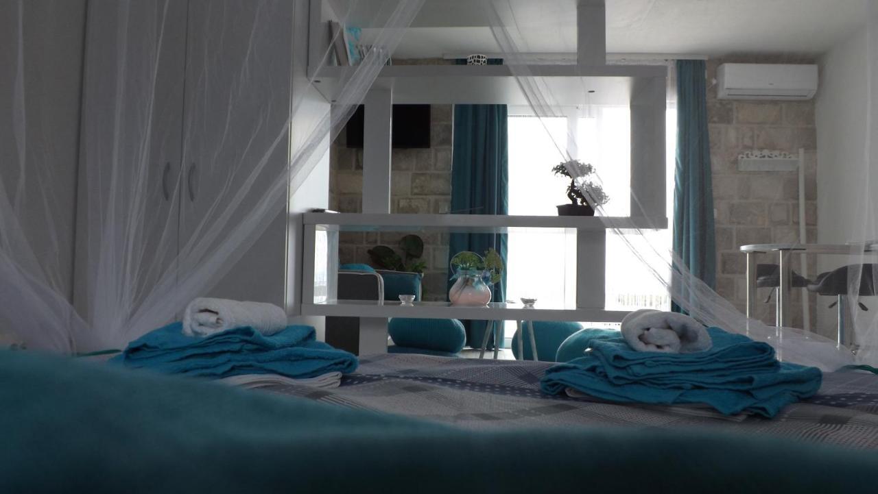 Lustica Apartments Екстериор снимка