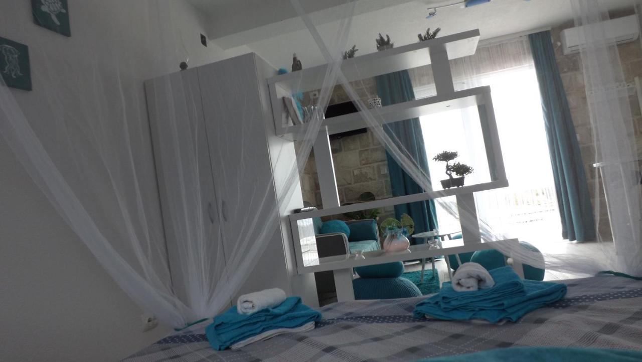 Lustica Apartments Екстериор снимка