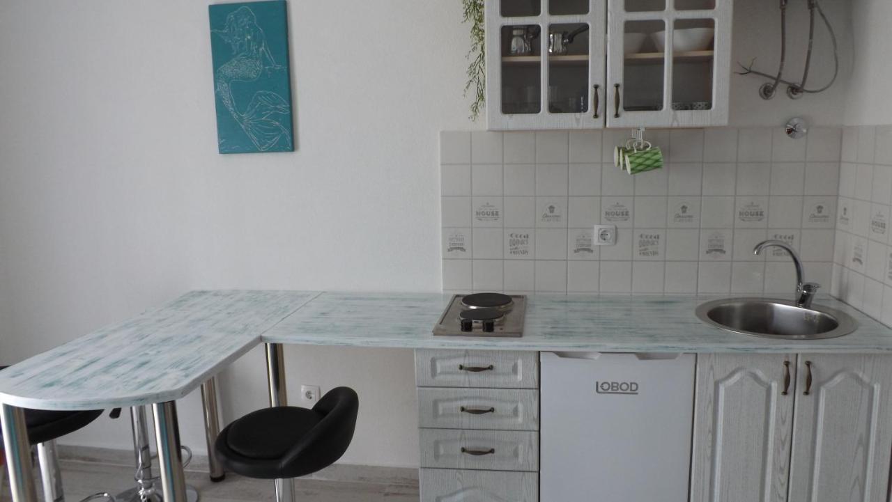 Lustica Apartments Екстериор снимка