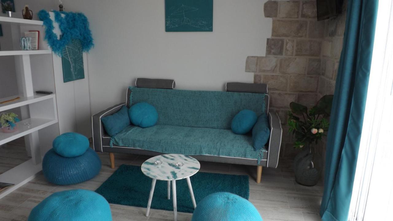 Lustica Apartments Екстериор снимка