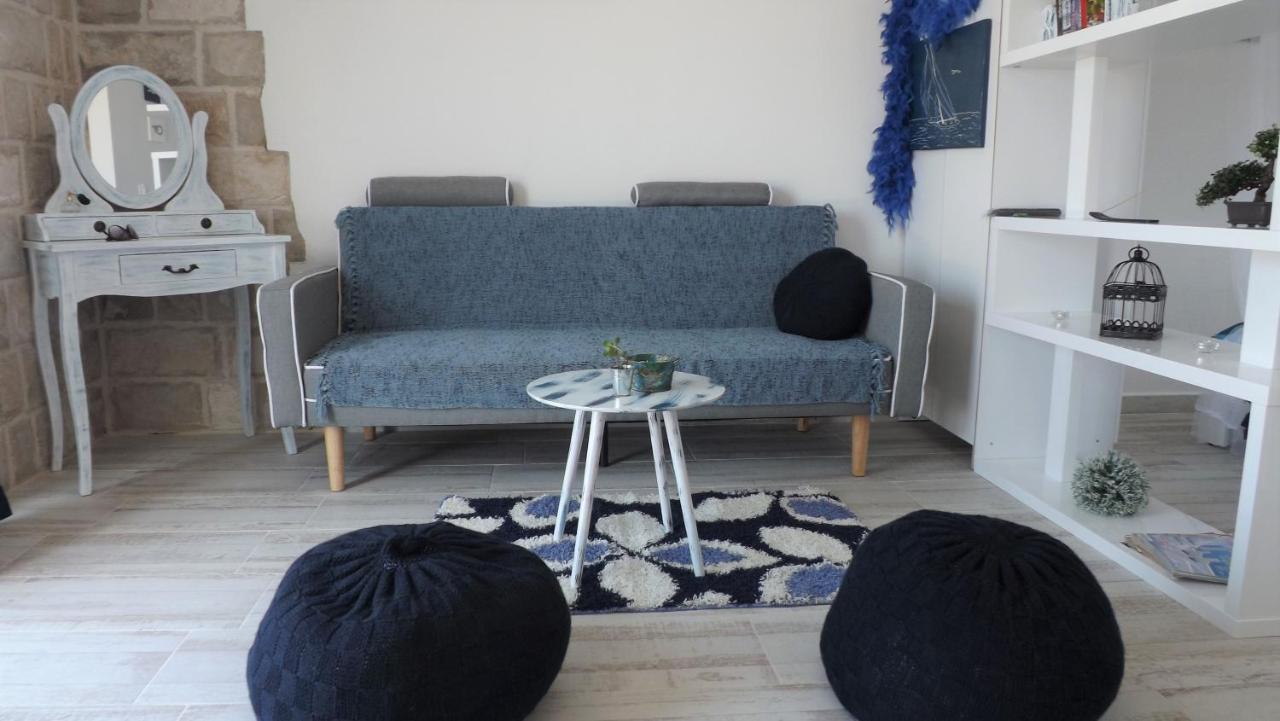 Lustica Apartments Екстериор снимка