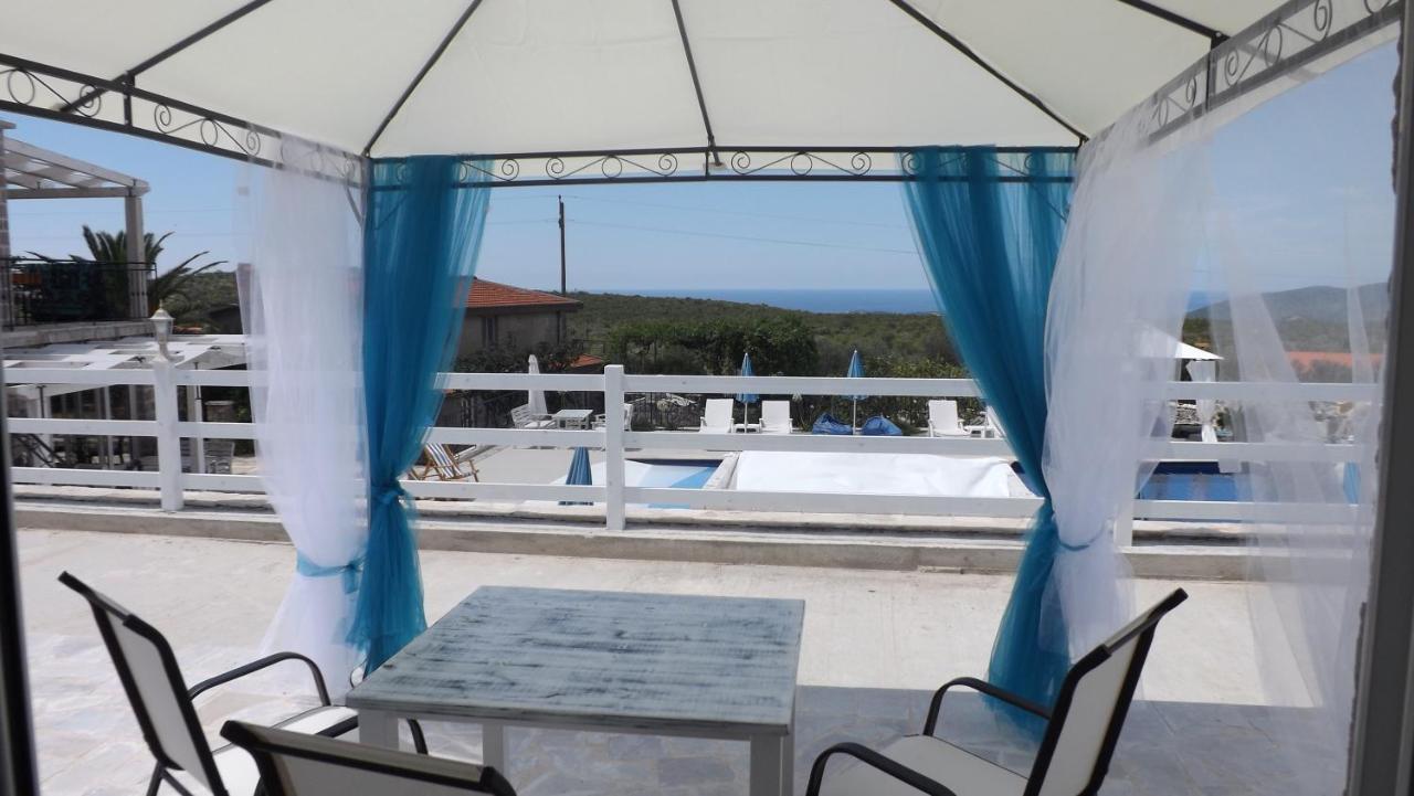 Lustica Apartments Екстериор снимка