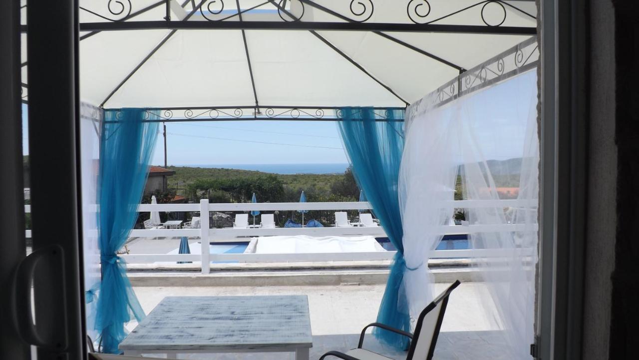 Lustica Apartments Екстериор снимка